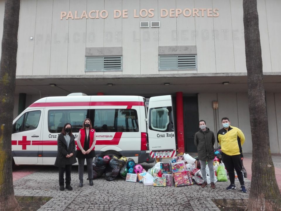 Dos Hermanas responde a la campaña 'Deporte solidario por un juguete'