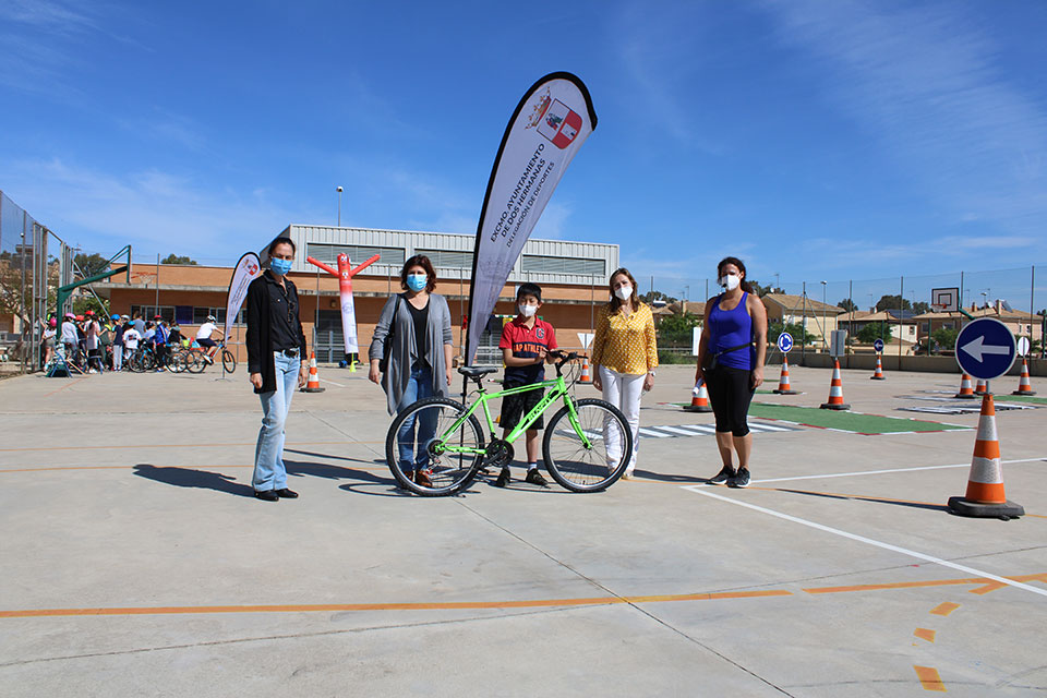“Dos Hermanas sobre Ruedas” en Centros Educativos