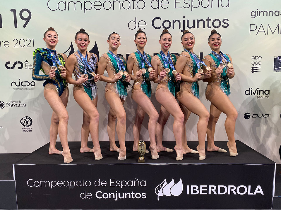 La rítmica nazarena hace historia