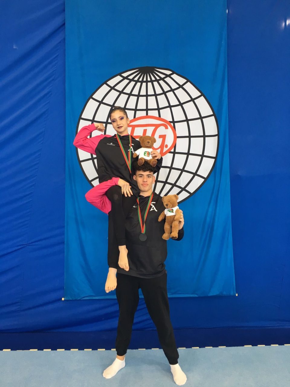 Éxito internacional nazareno en gimnasia acrobática