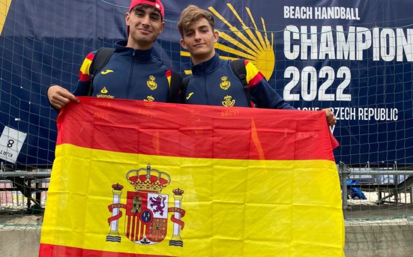 Alberto Periñán y Alfonso Rodríguez Lario, subcampeones de Europa de balonmano playa