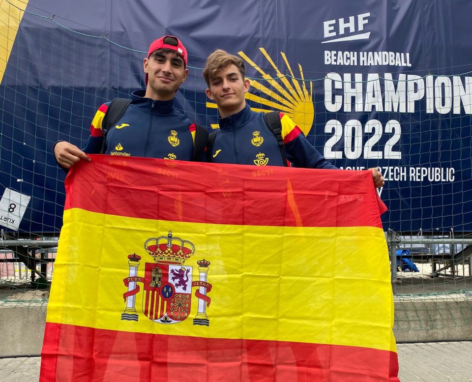 Alberto Periñán y Alfonso Rodríguez Lario, subcampeones de Europa de balonmano playa