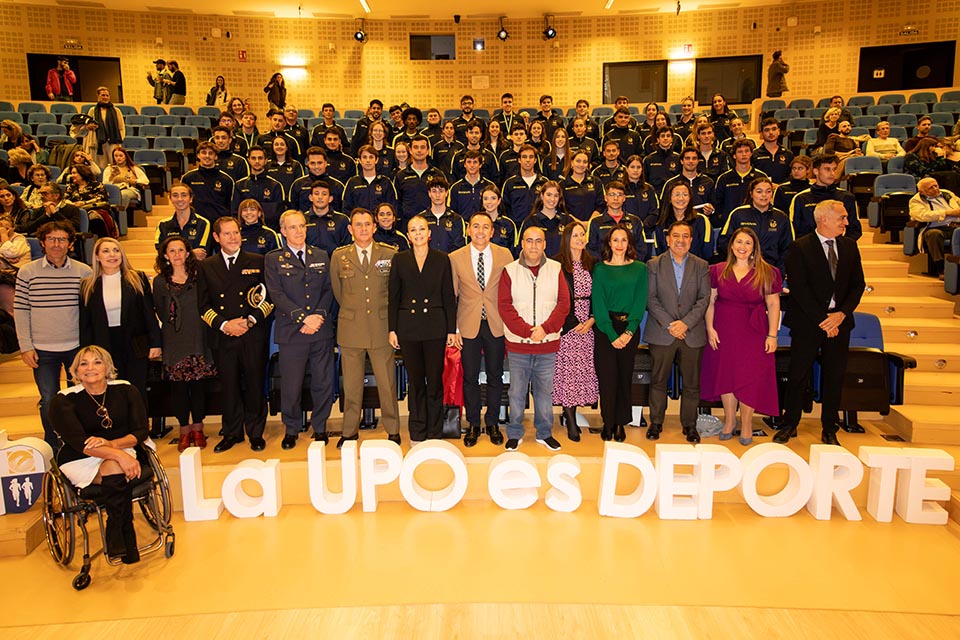 Reconocimiento al Ayto. de Dos Hermanas en la III Gala del Deporte de la Universidad Pablo de Olavide