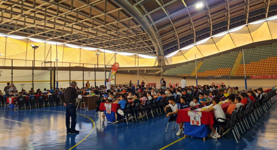 Más de 600 Escolares Participan en la XVI Fiesta del Ajedrez en Dos Hermanas