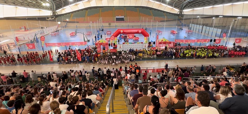 Más de 4.000 personas se dan cita en el Palacio Municipal de los Deportes