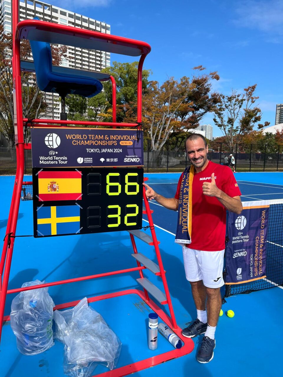 Pedro Nieto, campeón del mundo de tenis por equipos con la selección española en Tokio