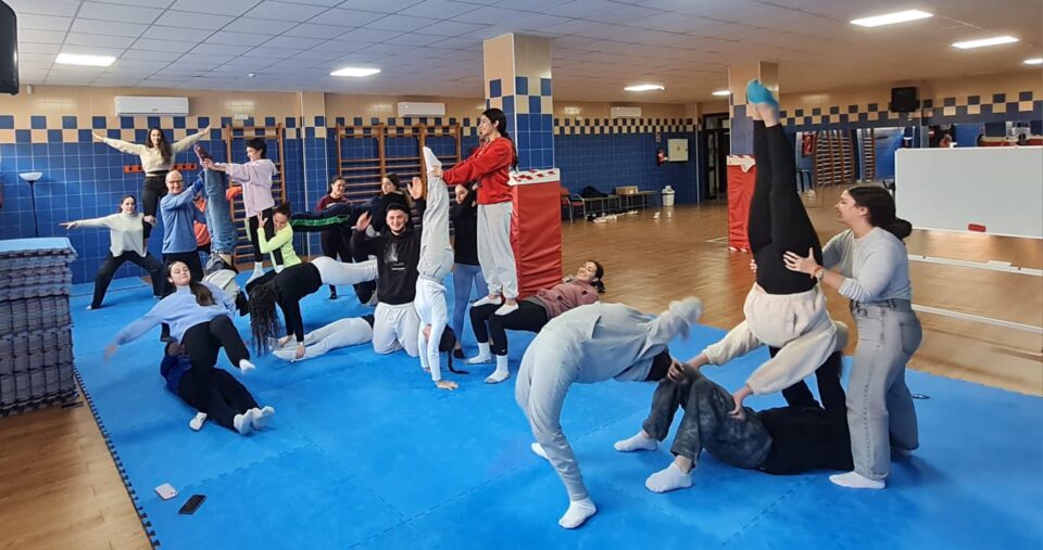 Curso de iniciación de la enseñanza acrobática