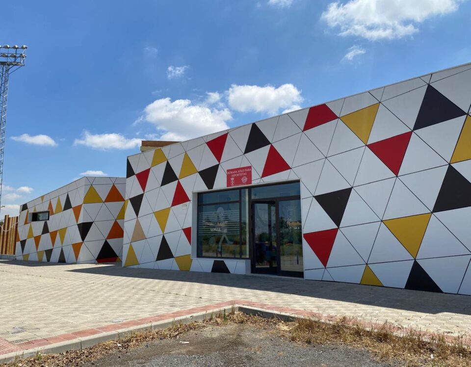 Mejoras en pista polideportiva Pepe Flores