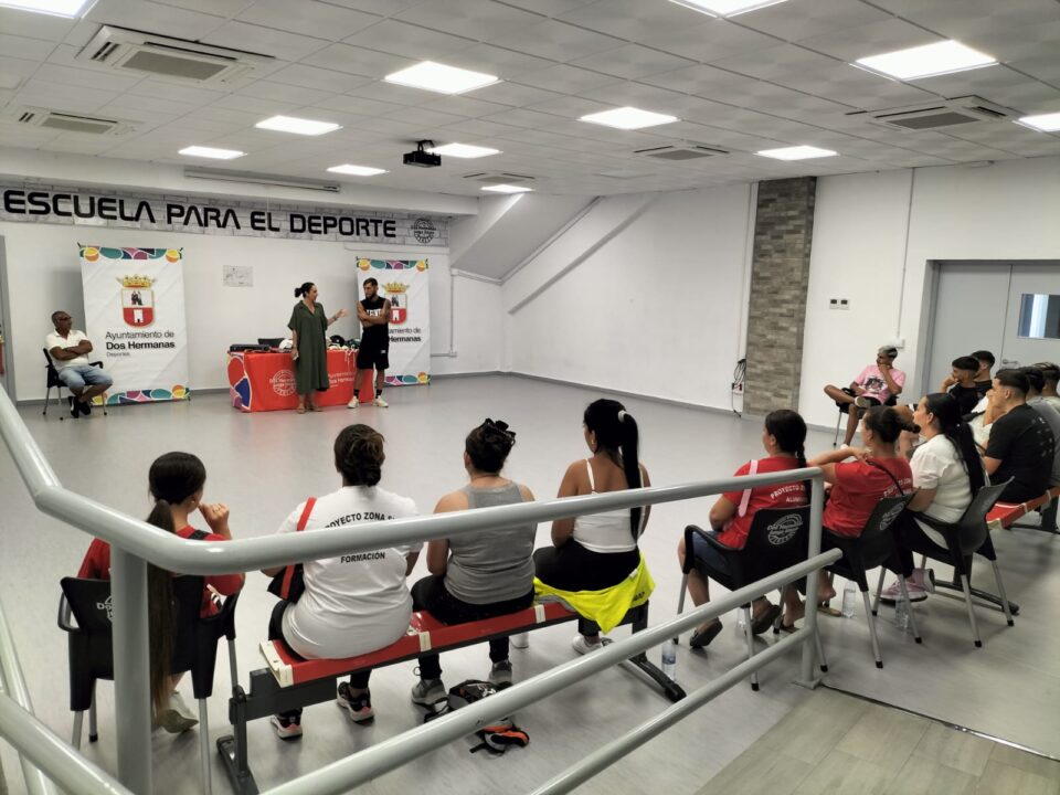 Máster Class del Campeón de Europa Silver Falito Acosta al alumnado de talleres de la Zona Sur