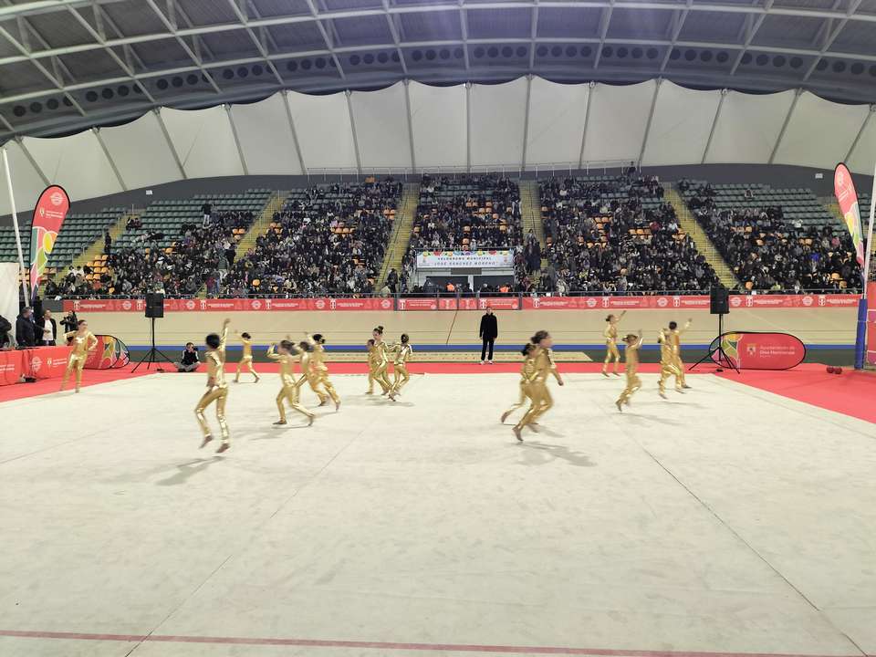 Deporte Solidario en las escuelas deportivas municipales con exhibiciones y concentraciones de navidad