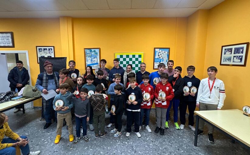 Entrega de trofeos XXVIII Torneo Navideño de Ajedrez