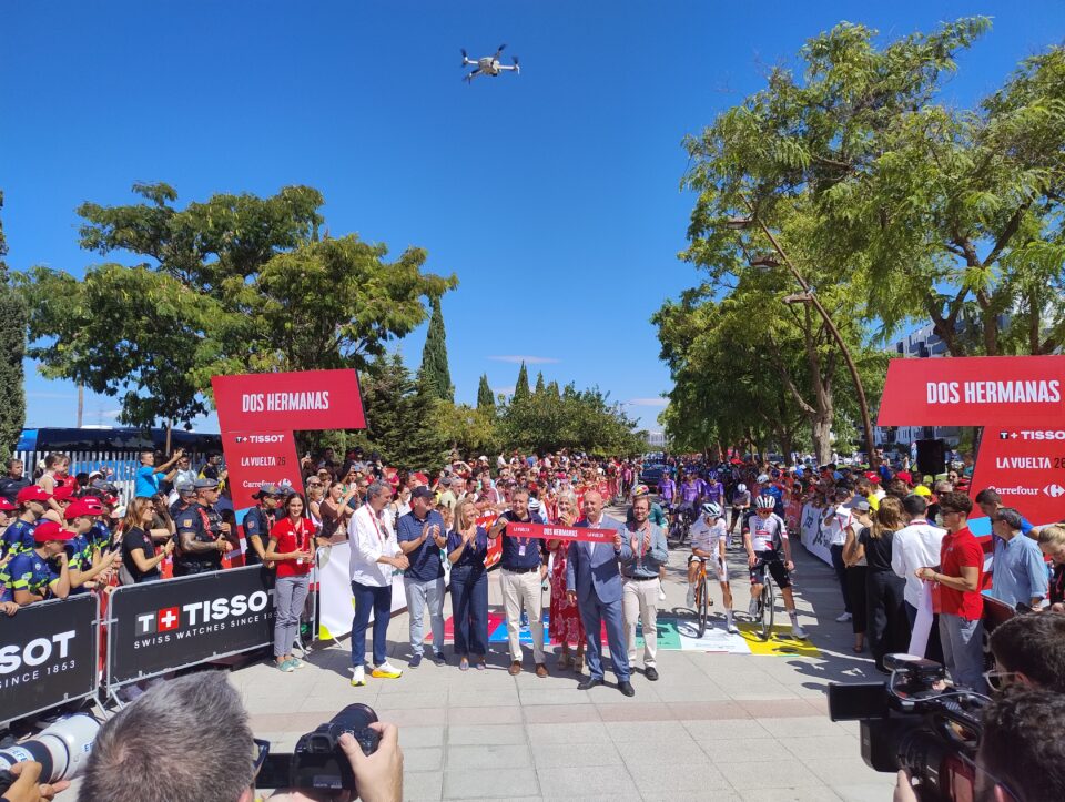 Dos Hermanas se vuelca con la salida de la 17ª etapa de La Vuelta Ciclista a España
